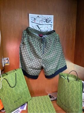 MADE IN ITALY GUCCI GG PRINTED 100% SILK TWILL SHORTS